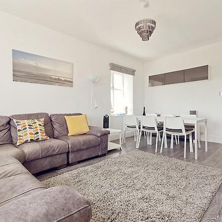 Plas Darien-3 Bed Apt- Sea Views - Sleeps 5 Trearddur Ngoại thất bức ảnh