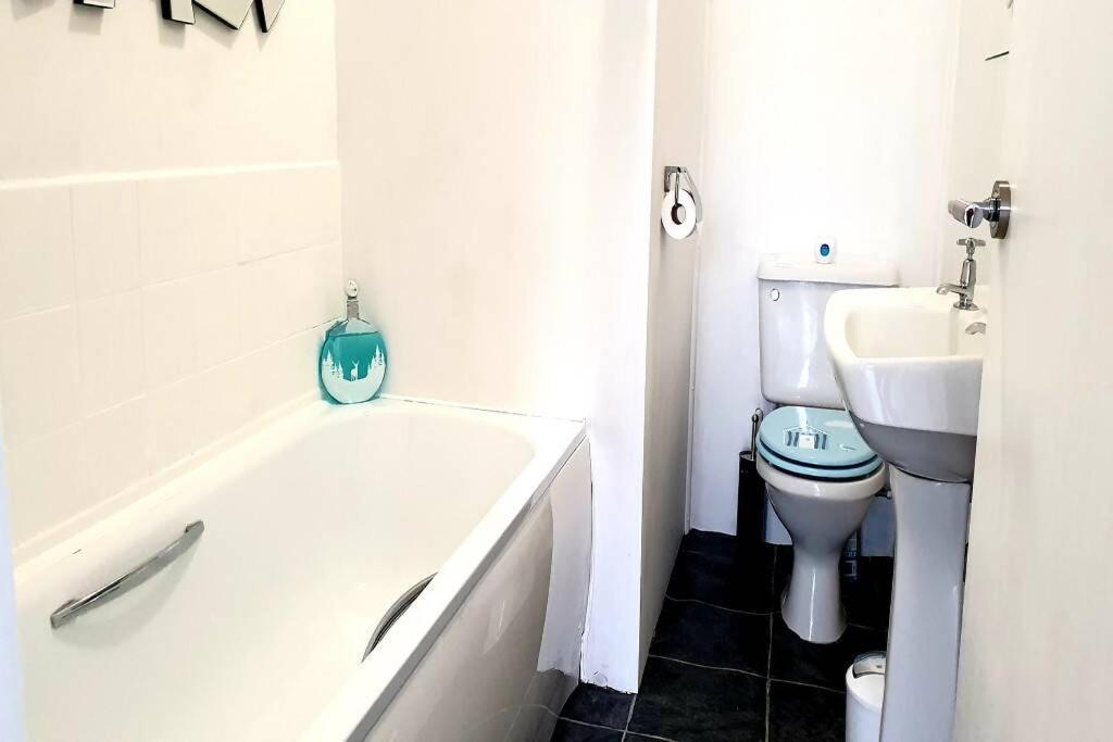 Plas Darien-3 Bed Apt- Sea Views - Sleeps 5 Trearddur Ngoại thất bức ảnh