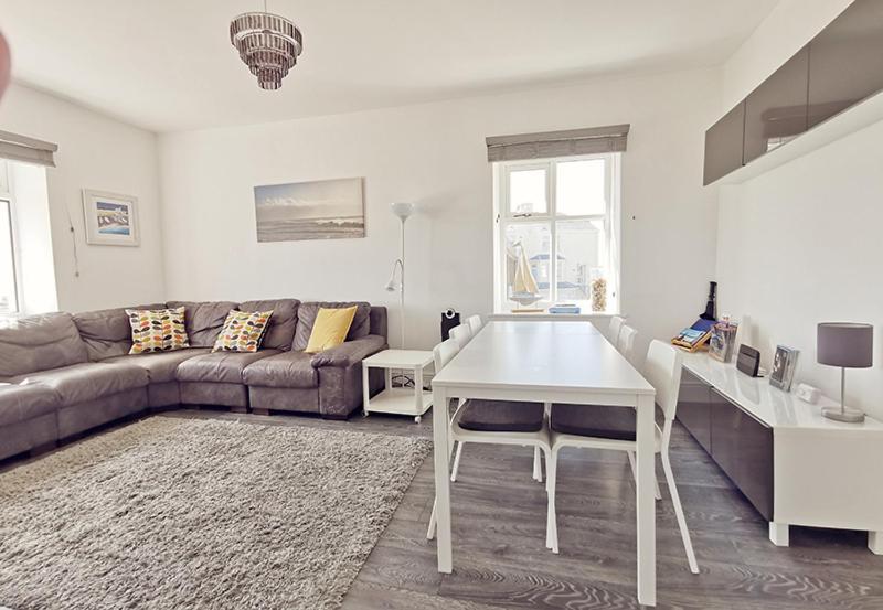 Plas Darien-3 Bed Apt- Sea Views - Sleeps 5 Trearddur Ngoại thất bức ảnh